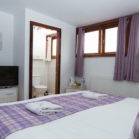 Breeze Guest House Bootle  Bagian luar foto