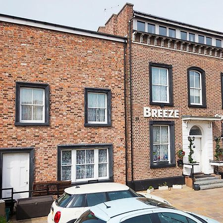 Breeze Guest House Bootle  Bagian luar foto